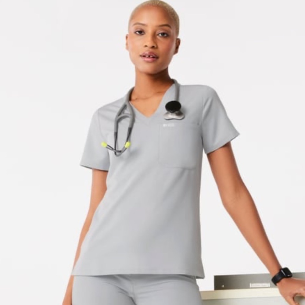 Figs Silver Arrows One Pocket Catarina top